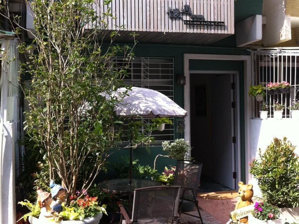 Cozy Cozy Hostel Tainan Esterno foto
