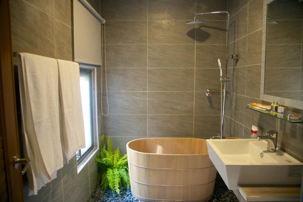 Cozy Cozy Hostel Tainan Esterno foto