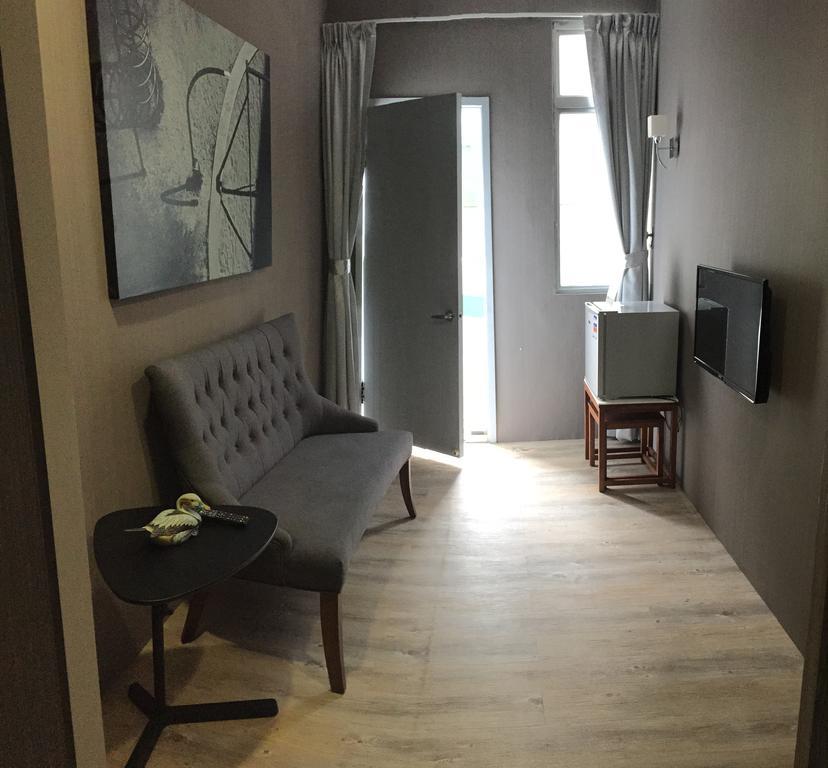 Cozy Cozy Hostel Tainan Esterno foto
