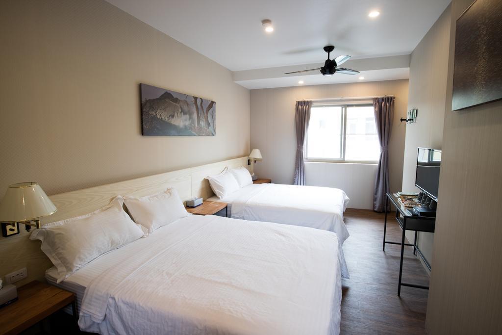 Cozy Cozy Hostel Tainan Esterno foto