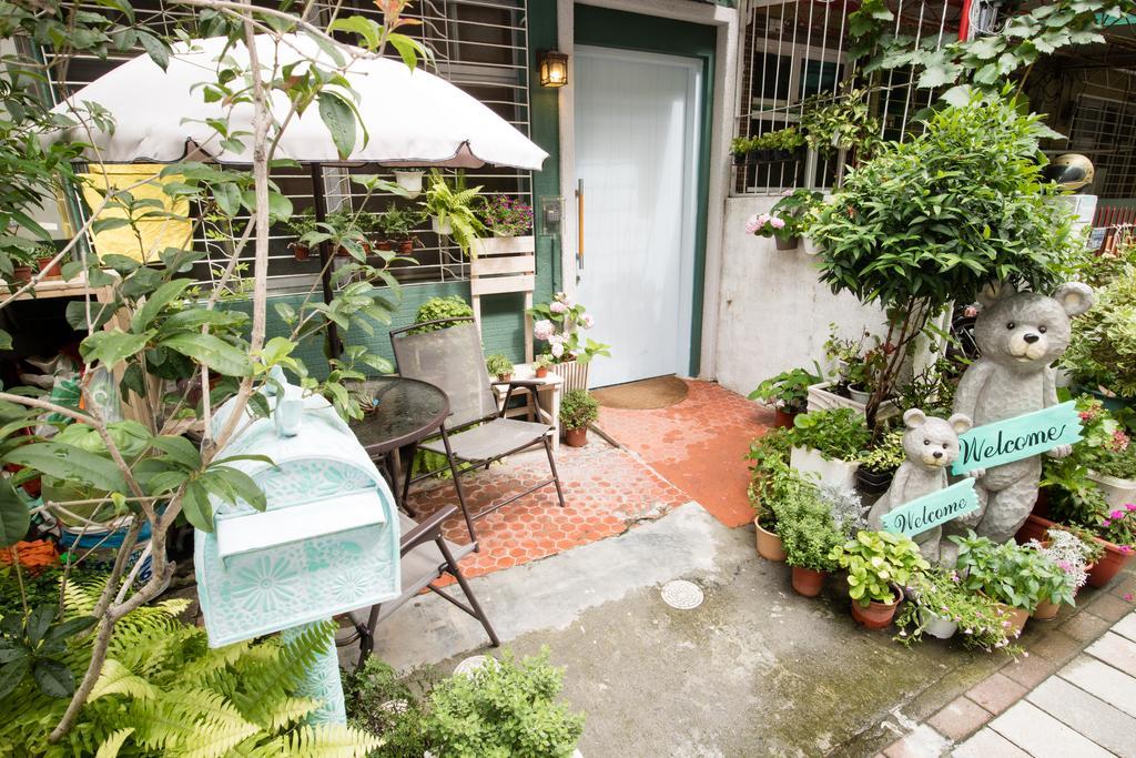 Cozy Cozy Hostel Tainan Esterno foto