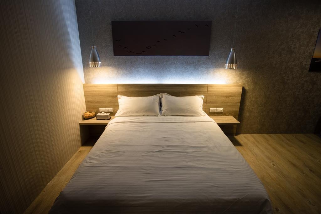 Cozy Cozy Hostel Tainan Esterno foto
