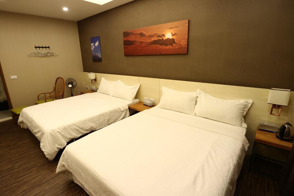 Cozy Cozy Hostel Tainan Esterno foto