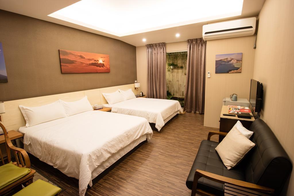 Cozy Cozy Hostel Tainan Esterno foto
