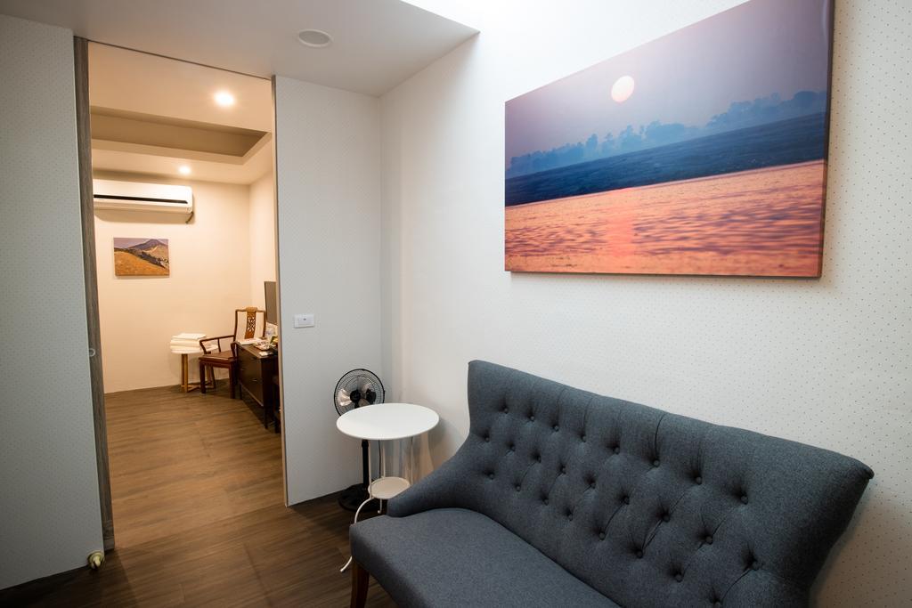 Cozy Cozy Hostel Tainan Esterno foto
