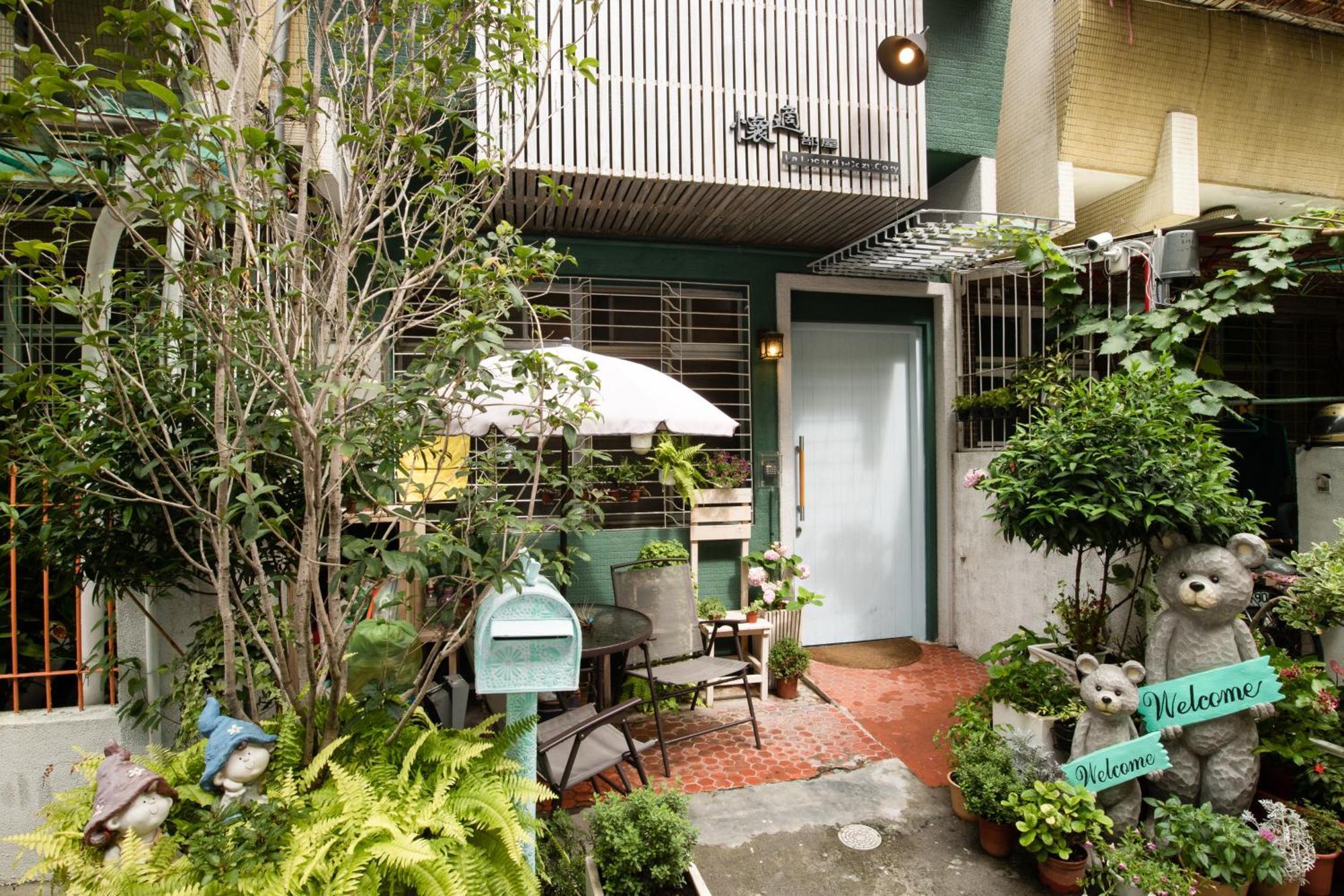 Cozy Cozy Hostel Tainan Esterno foto