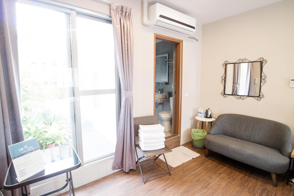 Cozy Cozy Hostel Tainan Esterno foto